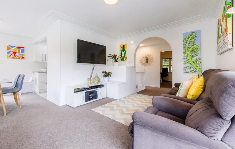 219 Woodlands Park Road, Titirangi, Auckland - Carousel 2