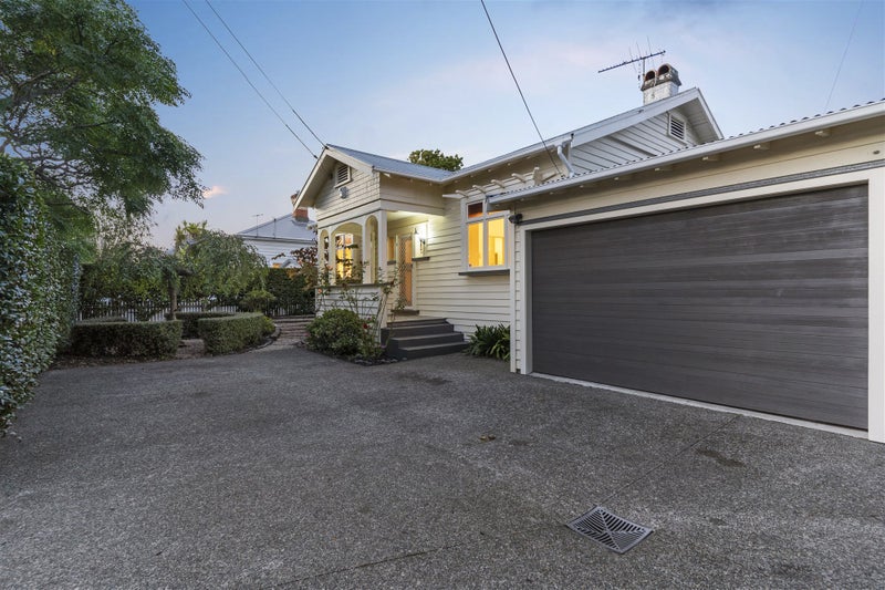 8 Mars Avenue, Sandringham, Auckland - Carousel 1