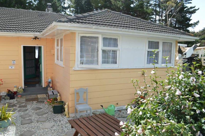 32 Bellona Place, Cannons Creek, Porirua - Carousel 2