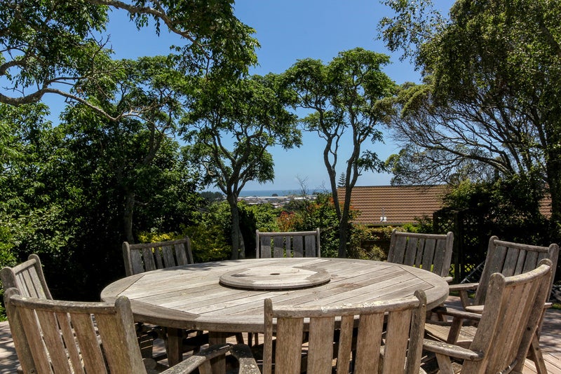 181 Egmont Road, Hillsborough - Carousel 26