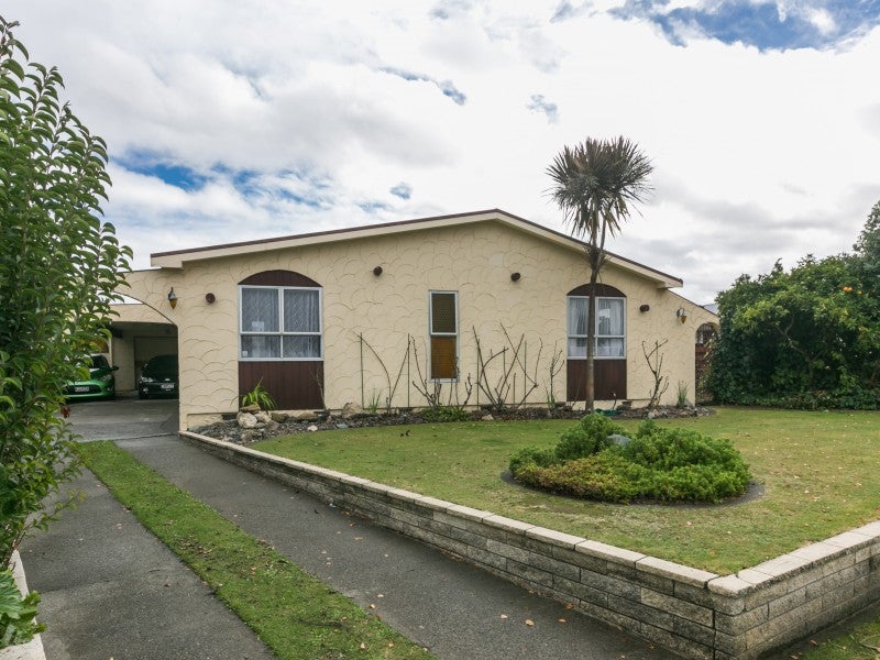 4 Robinson Crescent, Tamatea, Napier - Carousel 1
