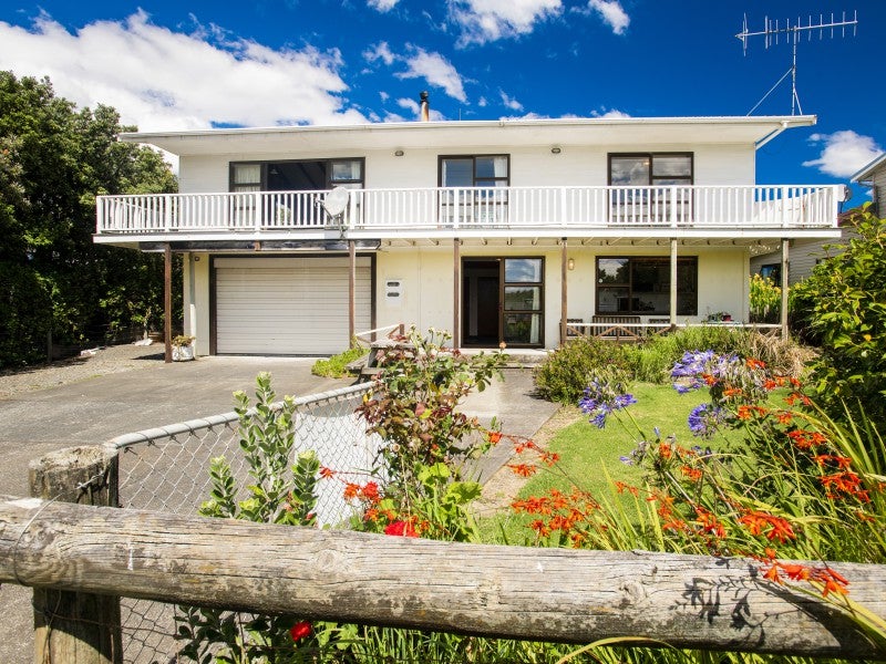 5 Taylor Street, MAHIA, NUHAKA - Carousel 1