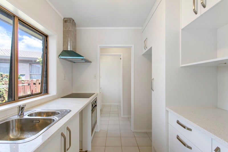 13D Ballater Place, Highland Park, Auckland - Carousel 2