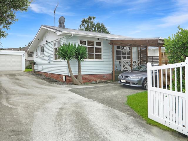 63 Godley Road, Green Bay, Auckland - Carousel 1