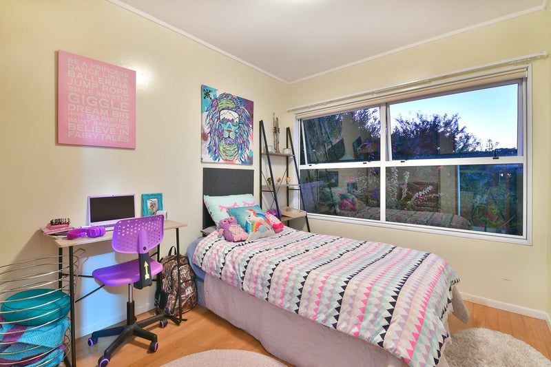 5 Mayfair Crescent, Mairangi Bay, Auckland - Carousel 2