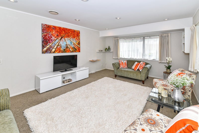 53 Rushgreen Avenue, Pahurehure, Papakura - Carousel 16