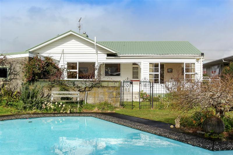325 Carrington Street, Vogeltown, New Plymouth - Carousel 1