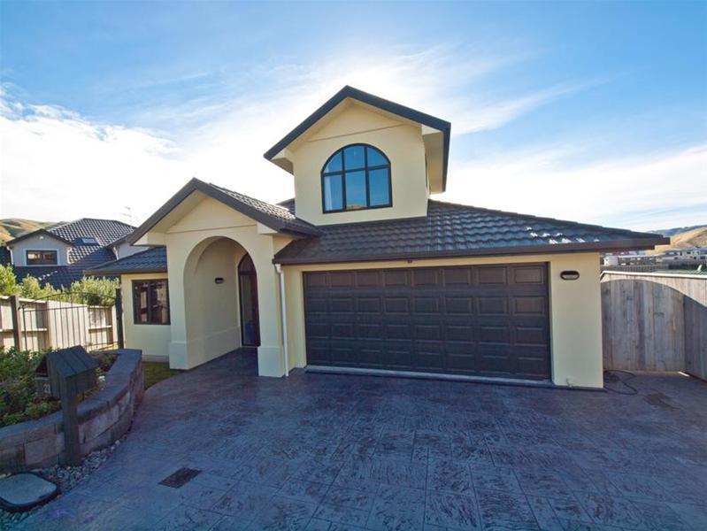 21 Tattenhall Grove, Churton Park, Wellington - Carousel 1