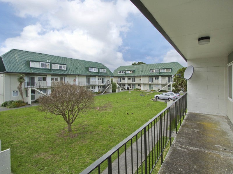 7/19 Britannia Street, Petone, Lower Hutt - Carousel 2