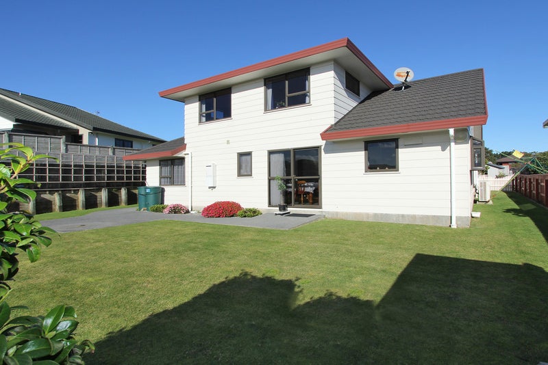 10 Peppertree Lane, Woodridge, Wellington - Carousel 1