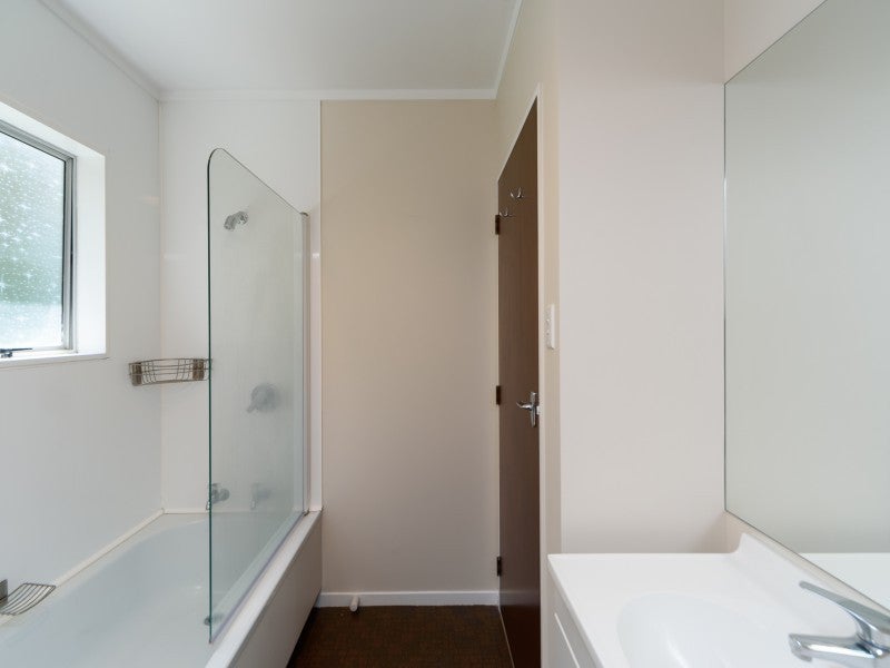 2/104 Owhiro Bay Parade, Owhiro Bay, Wellington - Carousel 12