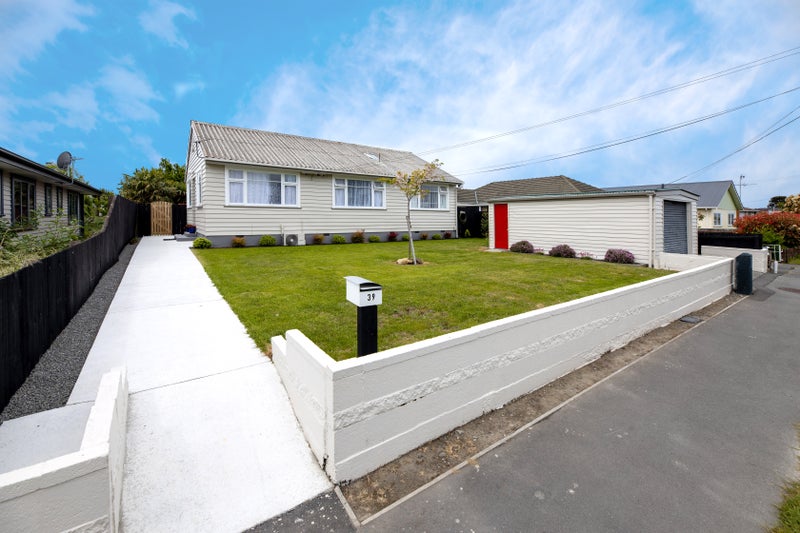 39 Rowan Avenue, Aranui, Christchurch - Carousel 1
