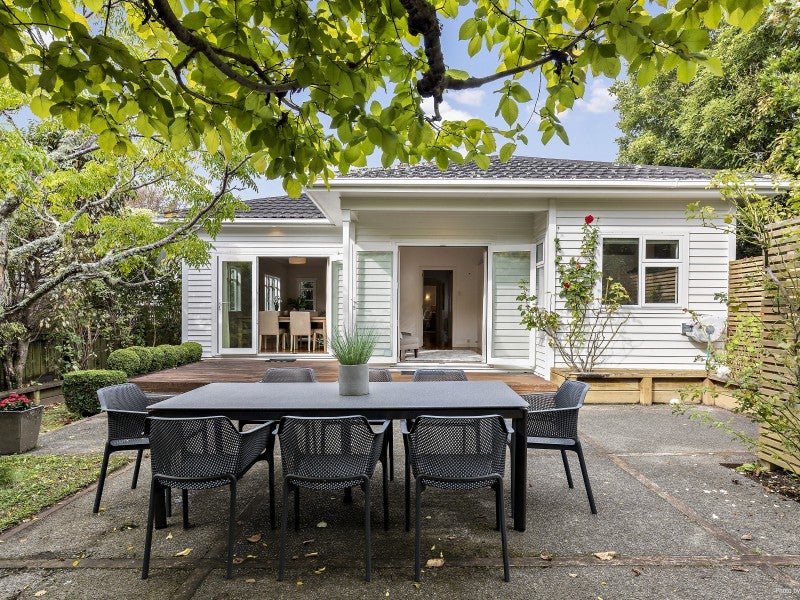 10 Monaghan Avenue, Karori, Wellington - Carousel 1