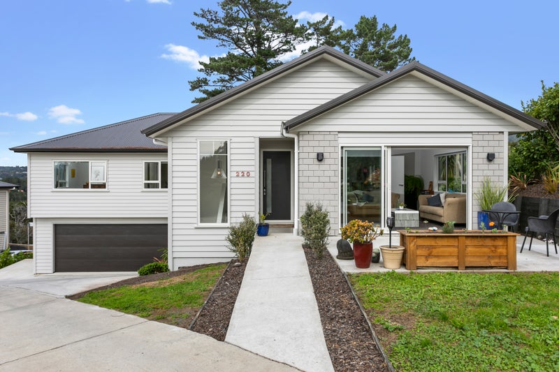 220 Forest Hill Road, Waiatarua, Auckland - Carousel 2