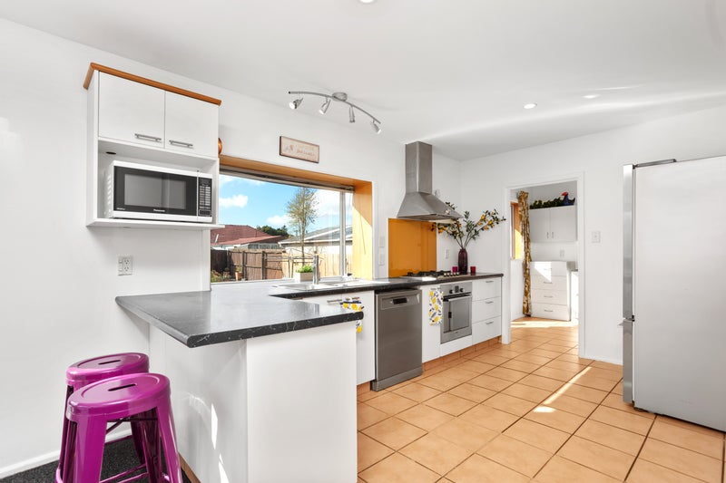 12 Sledmere Street, Burnside, Christchurch - Carousel 2