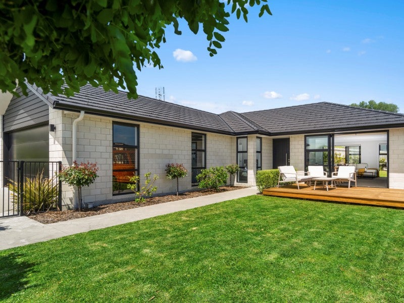 9 Ballintoy Park Drive, Welcome Bay, Tauranga - Carousel 2