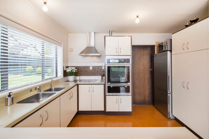 2 Lilian Place, Farm Cove, Auckland - Carousel 25