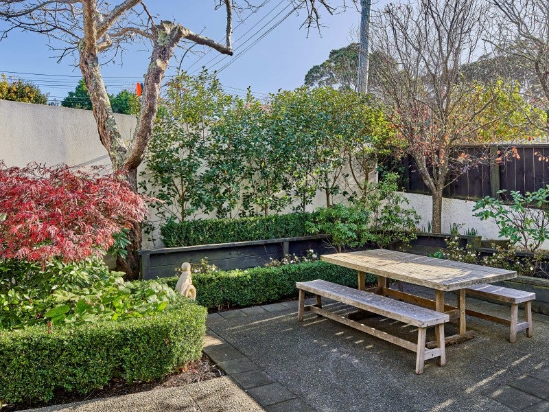 53 Box Hill, Khandallah, Wellington - Carousel 2