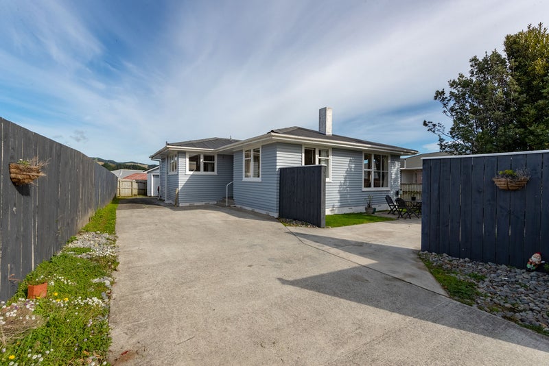 3 Natone Street, Waitangirua, Porirua - Carousel 1