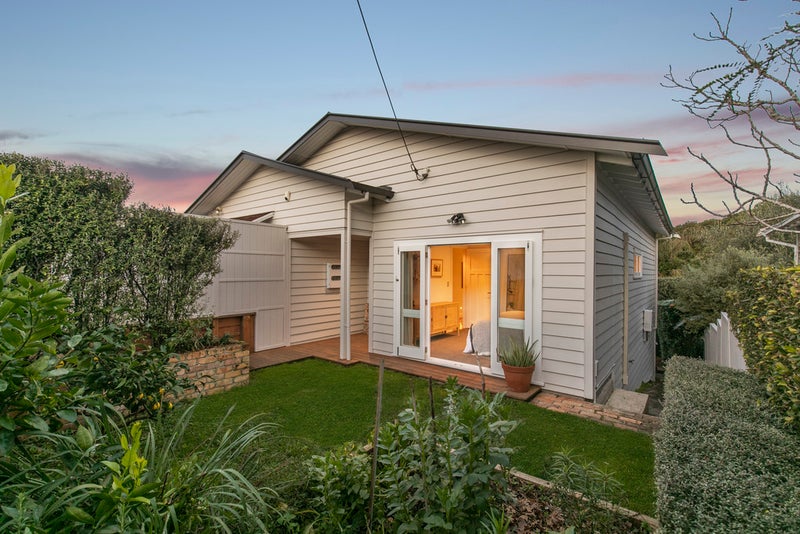 48 Larchwood Avenue, Westmere, Auckland - Carousel 1