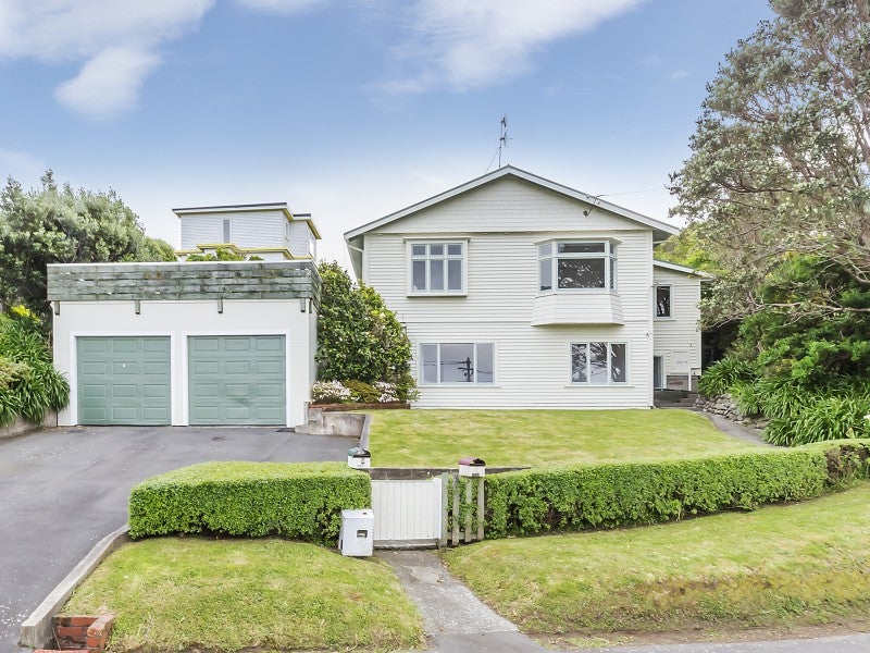 32 Pearce Street, Vogeltown, Wellington - Carousel 1