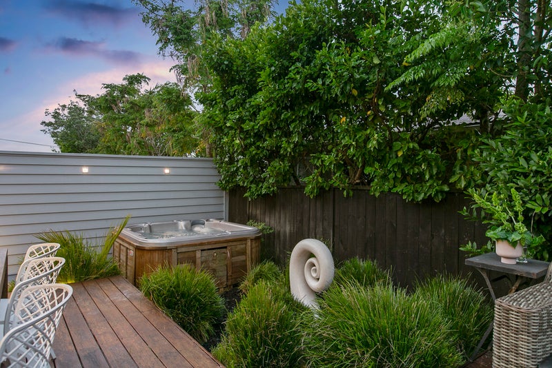 27A Mountain View Road, Morningside, Auckland - Carousel 26