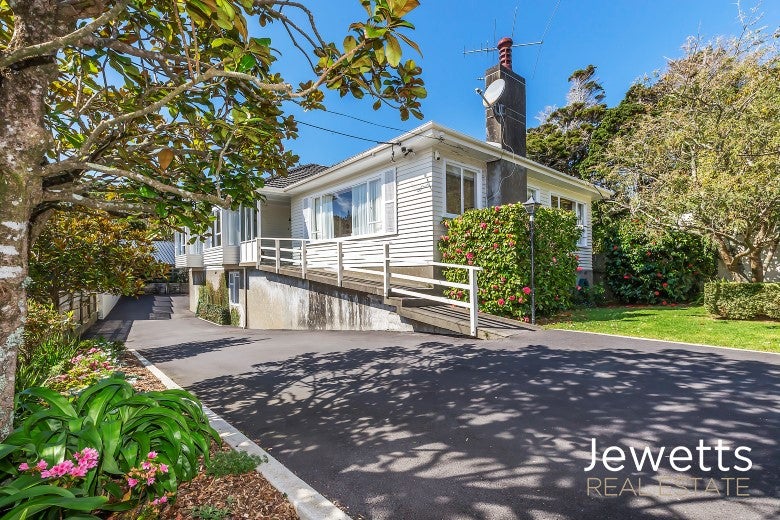 19 Duthie Street, Karori, Wellington - Carousel 2
