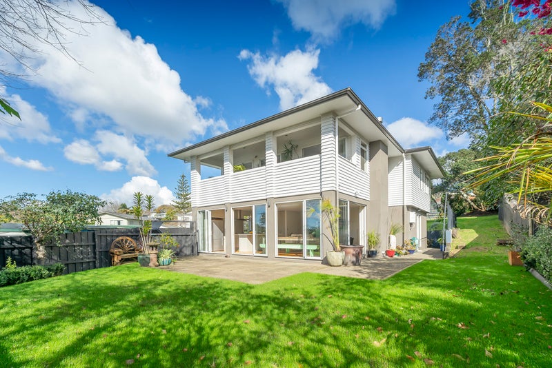 3 Steele Street, Meadowbank, Auckland - Carousel 1