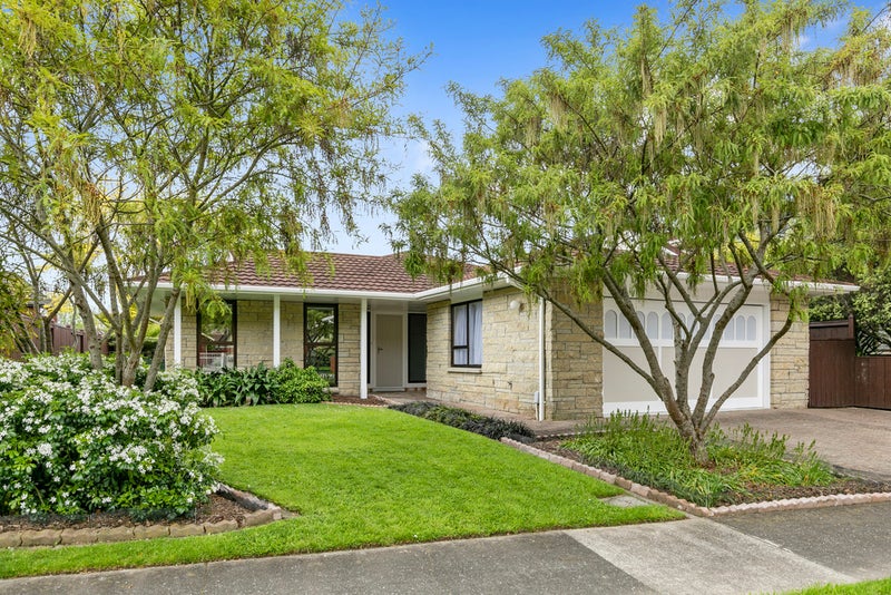 43 Waddington Drive, Naenae, Lower Hutt - Carousel 1