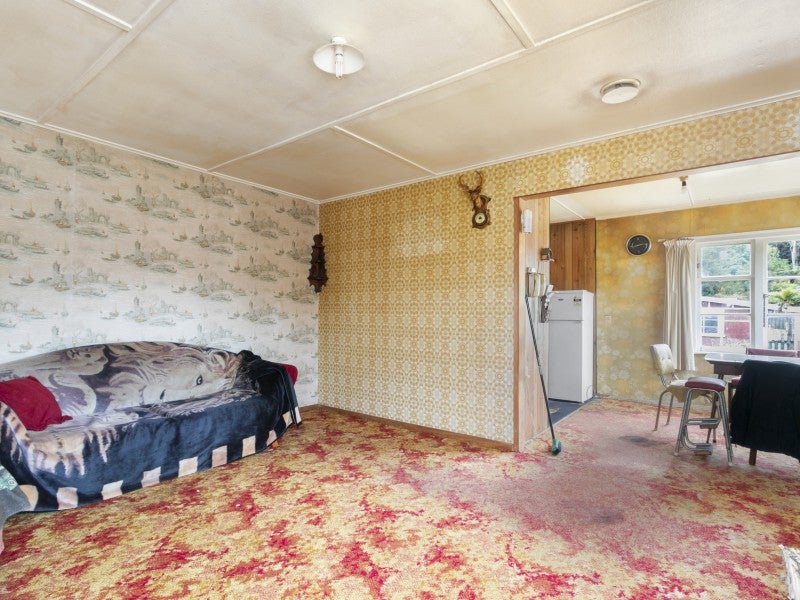 28 Kowhai Street, Wainuiomata, Lower Hutt - Carousel 2