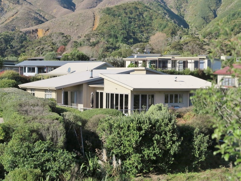 11 Nyhane Drive, Takaka - Carousel 17