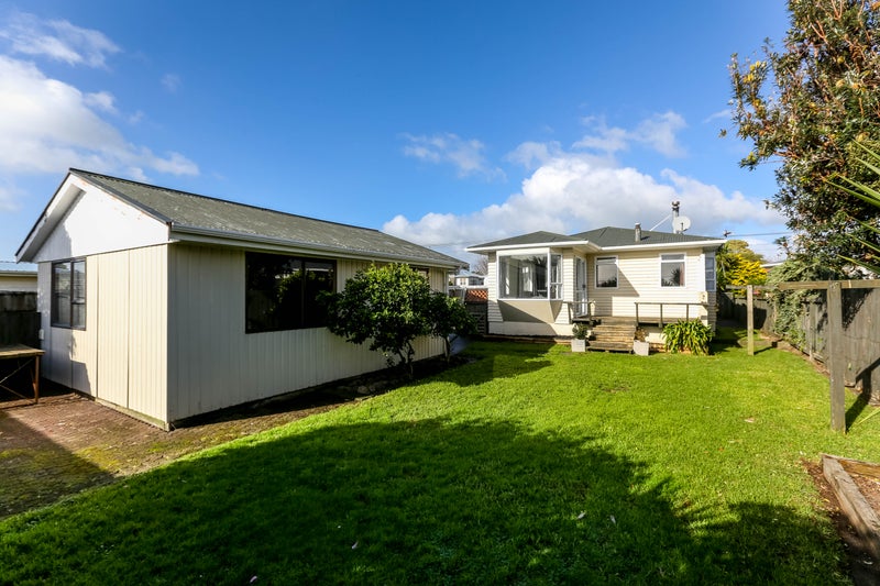 5 Barclay Street, Ferndale, New Plymouth - Carousel 2