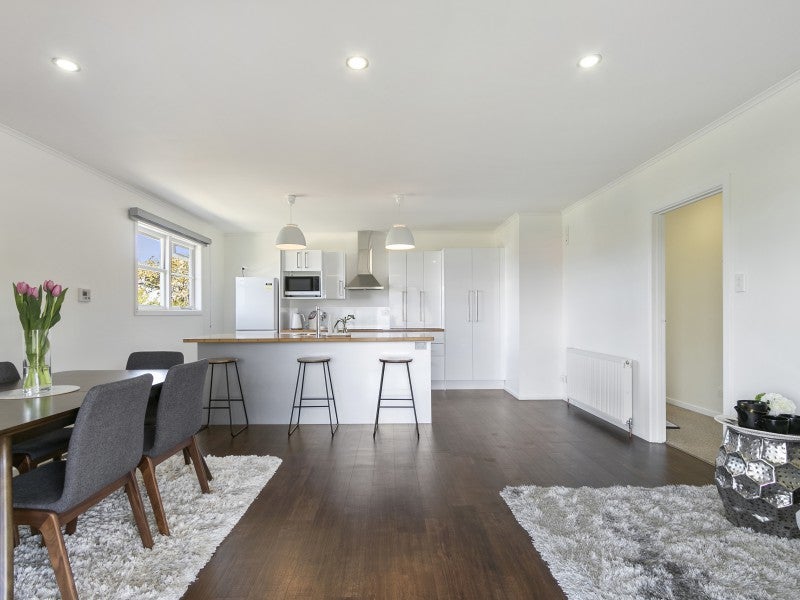 25 Laurel Grove, Maungaraki, Lower Hutt - Carousel 2