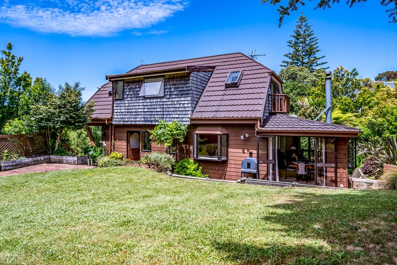 72A Beach Road, Mellons Bay, Auckland - Carousel 2