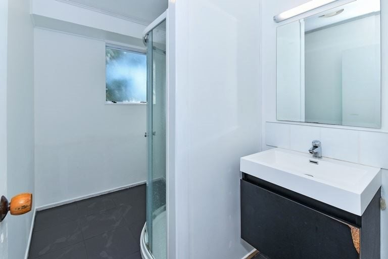 2/14 Trimdon Street, Randwick Park, Auckland - Carousel 7