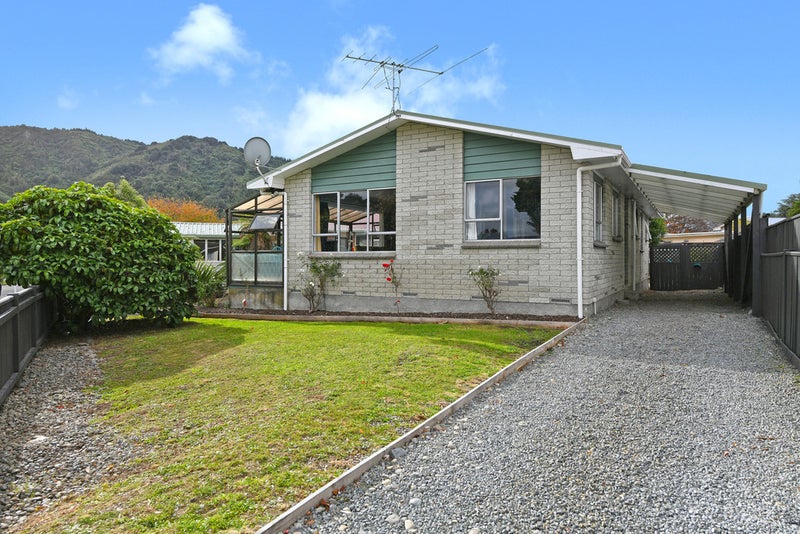 5 Kentucky Street, Totara Park, Upper Hutt - Carousel 1