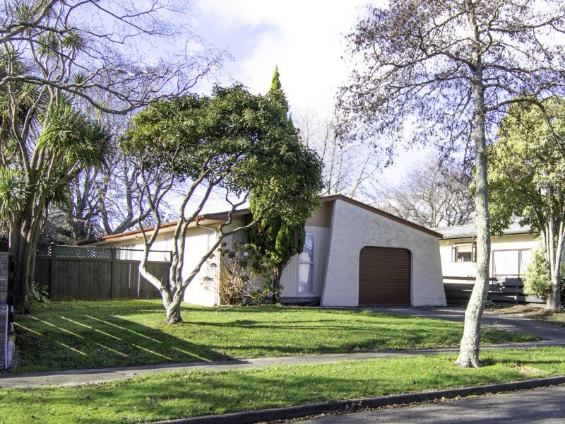 24 Stillwater Place, Westbrook, Palmerston North - Carousel 1