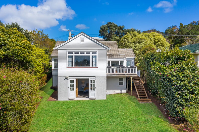 18 Ruarangi Road, Mount Albert, Auckland - Carousel 1