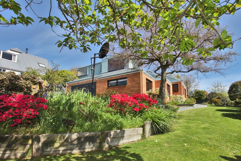 55 Woodside Common, Westmorland, Christchurch - Carousel 2
