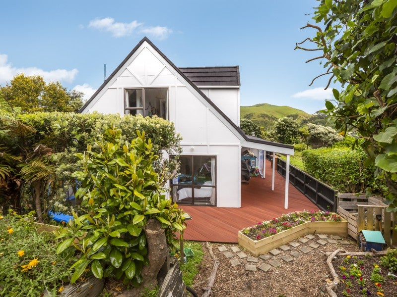 10 Puketai Place, Pukerua Bay, Porirua - Carousel 1