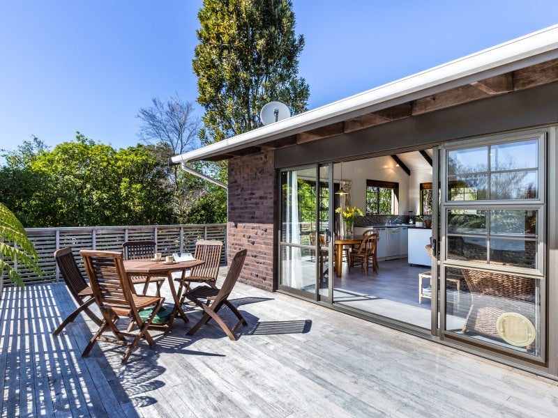 5 Te Kuru Lane, Pukawa Bay, Tūrangi - Carousel 1