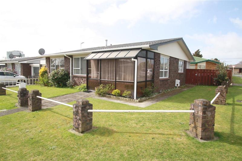 67 Nevada Drive, Merrilands, New Plymouth - Carousel 1