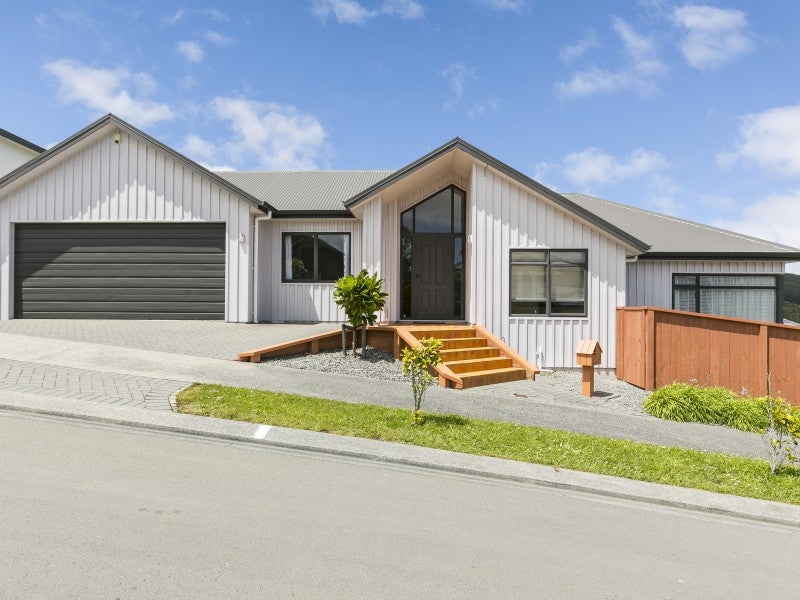 10 Landsdowne Terrace, Karori, Wellington - Carousel 1