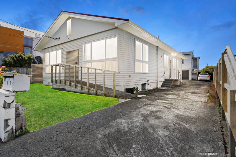 107 Rongotai Road, Kilbirnie, Wellington - Carousel 19