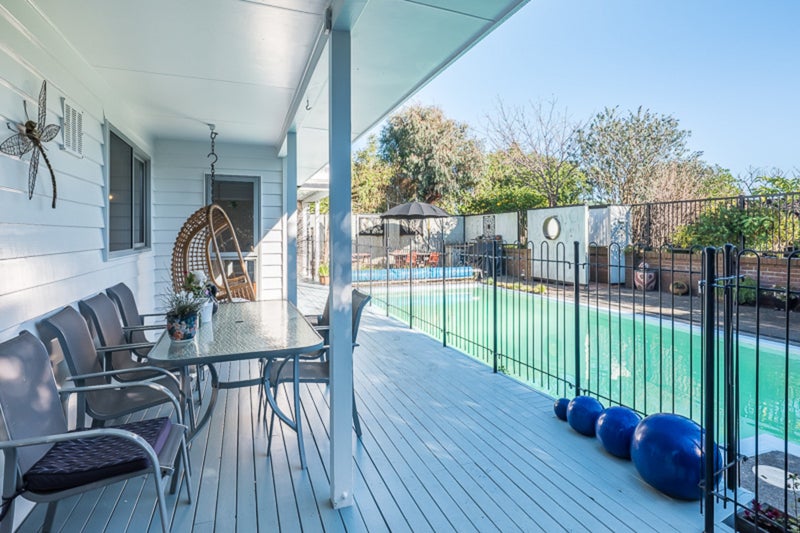 6 Hicks Crescent, Waikanae Beach, Waikanae - Carousel 2