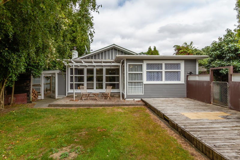 2 Peck Street, Taita, Lower Hutt - Carousel 20