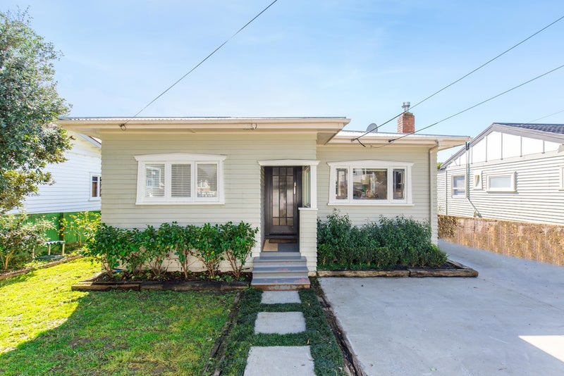 15 Levonia Street, Morningside, Auckland - Carousel 2