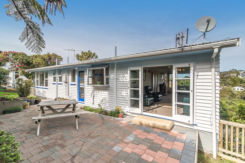 6 Orleans Street, Ngaio, Wellington - Carousel 1