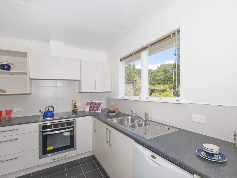 8 Cleary Street, Waterloo, Lower Hutt - Carousel 2