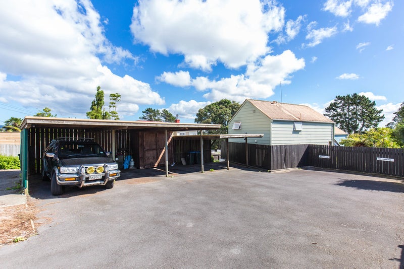 2/5 Seaside Avenue, Waterview, Auckland - Carousel 15